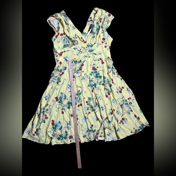 Trashy Diva 40’s Dress in Berry Chantilly Print from 2017 - Picture 8 of 14